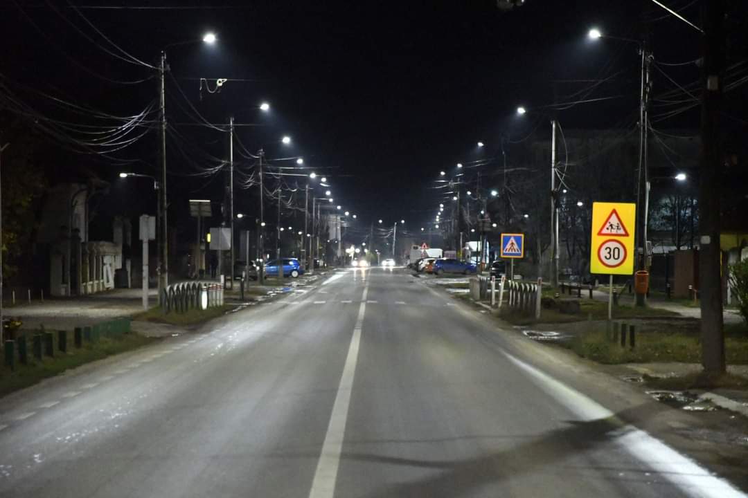 Stradă cu stradă, iluminatul public din Răcari este în plin proces de modernizare 