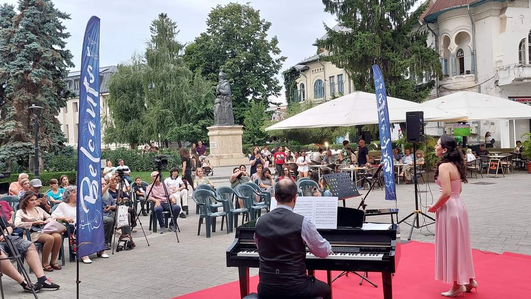 În Centrul Vechi al Târgoviștei a avut loc un concert de muzică clasică ce a captivat publicul prezent, în cadrul Festivalului 