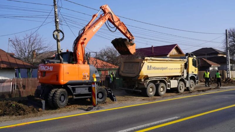 Lucrările pentru modernizarea DN 71 Bâldana – Târgoviște au început cu un ritm alert, iar dâmbovițenii pot spera acum la drumuri mai sigure și mai rapide. Proiectul, care prevede lărgirea drumului la 4 benzi 